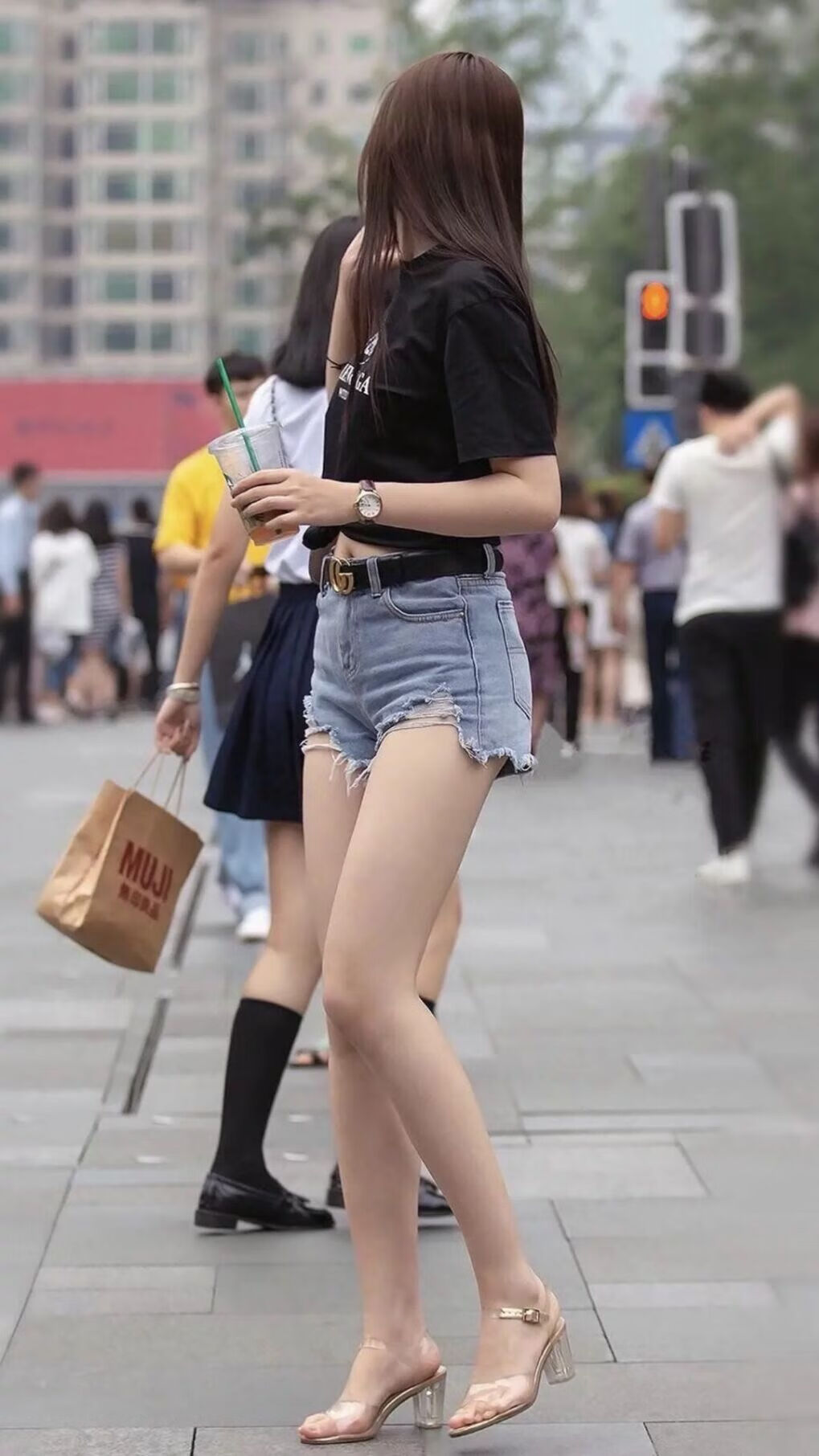 联赛进入关键阶段，球队火力全开，联赛球员